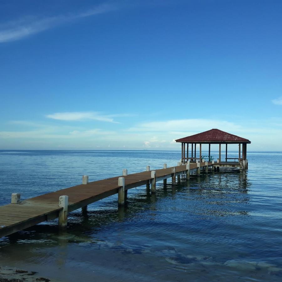 Coco'S Beachfront Cabanas Seine Bight Village Exterior photo